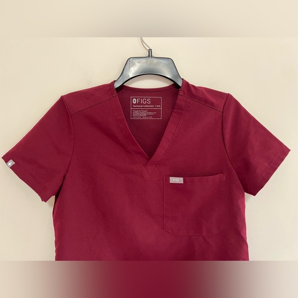 FIGS Women's Catarina One-Pocket Scrub Top in Burgundy, size XXS - Picture 6 of 9